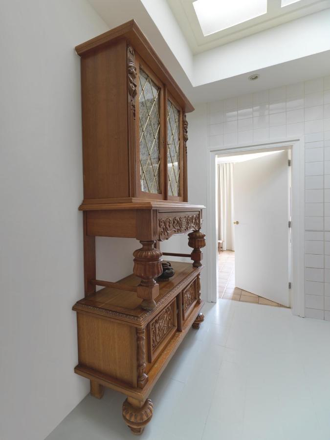 Charming Arty Studioflat, Overlooking The Domain Of A 17Th Century Chapel An Ideal Location For Business Travellers And Peace Seekers Tielrode 外观 照片
